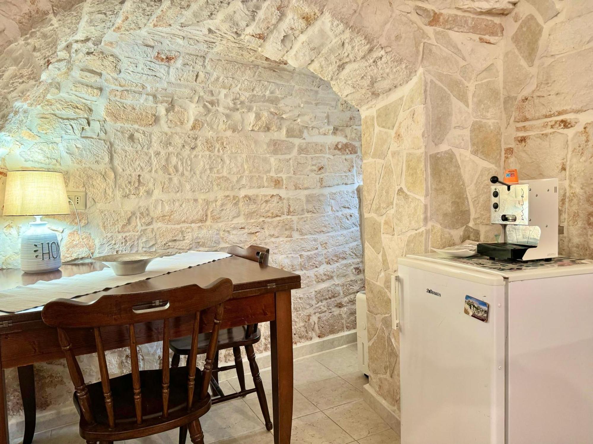 Trulli Moon Villa อัลเบโรเบลโล ห้อง รูปภาพ